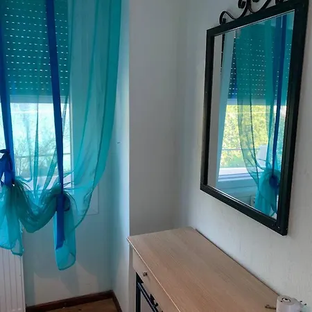 In Thasos Apartman Kínira