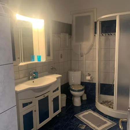 In Thasos Apartman Kínira