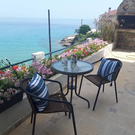 In Thasos Κοίνυρα